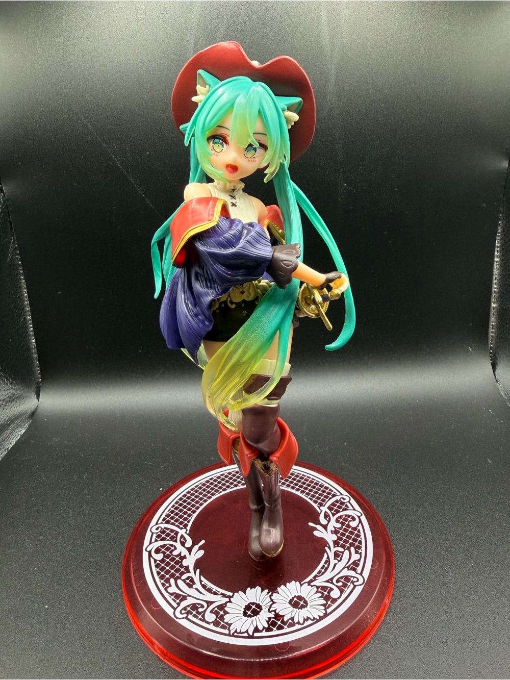 miku figurine